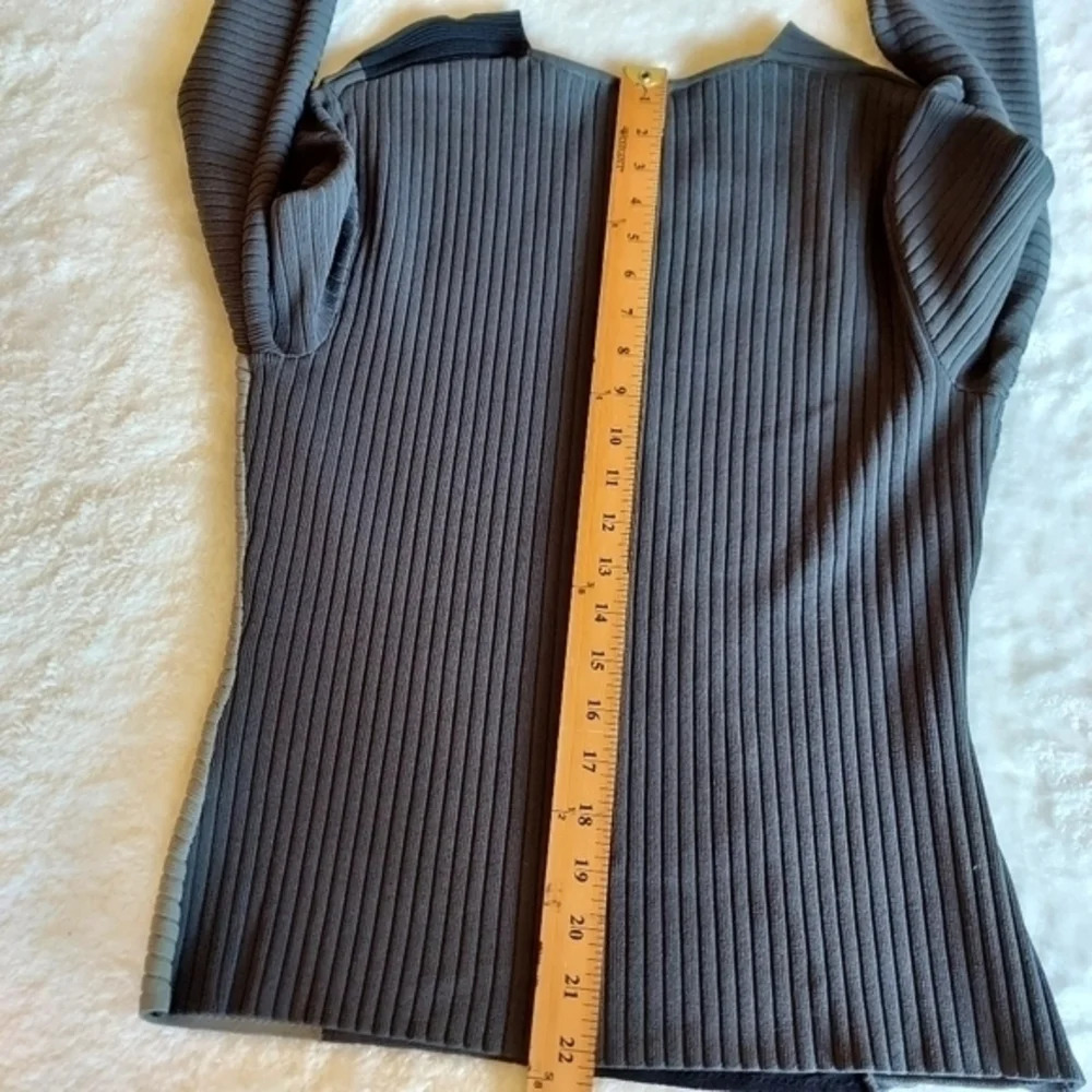 Cyrus Black Gray‎ Color Block Ribbed Knit - Picture 3 of 8